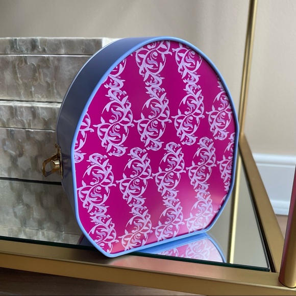 Drunk Elephant Collector’s Tin - Picture 4 of 5